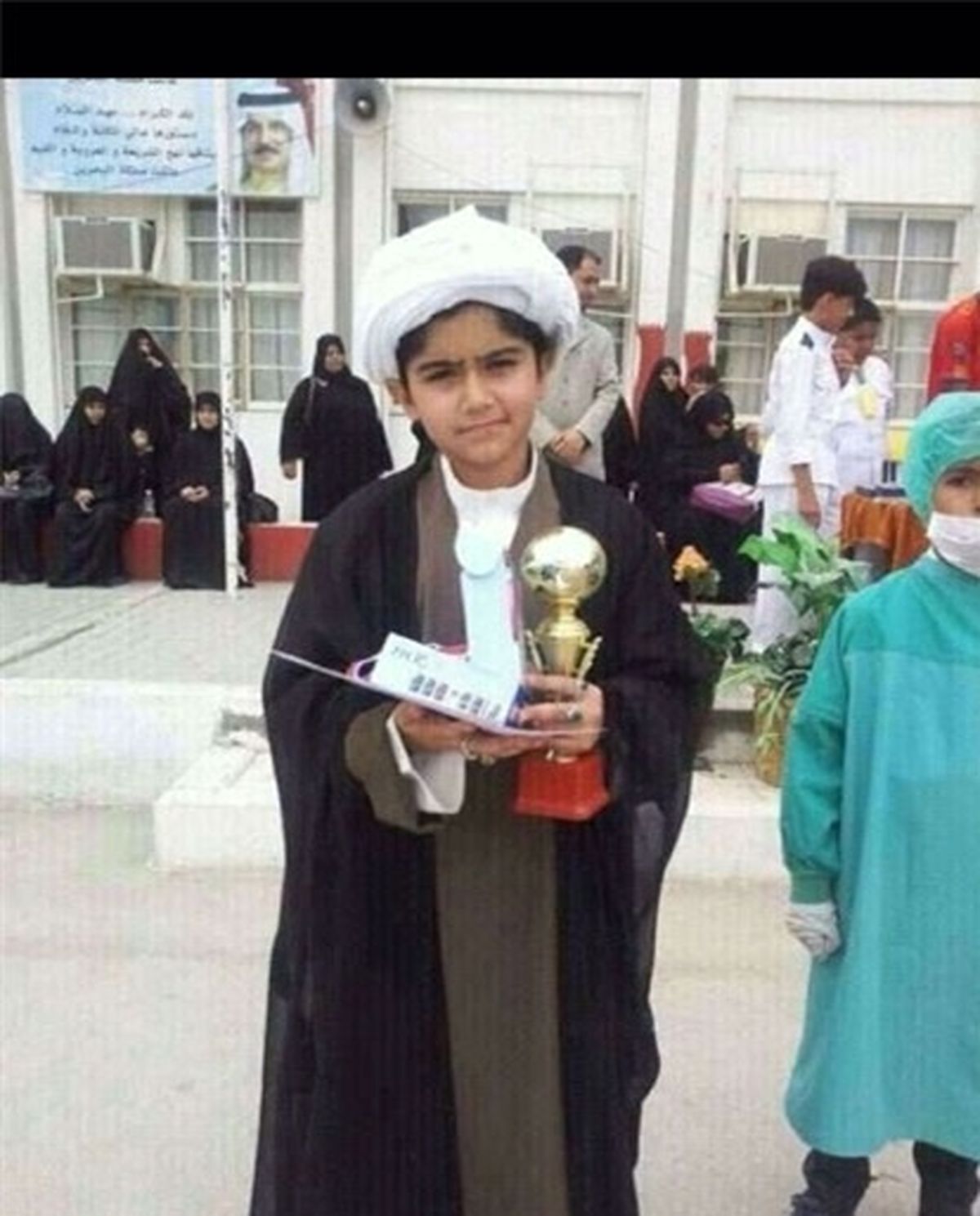 عکس/ روحانی دانش آموز!