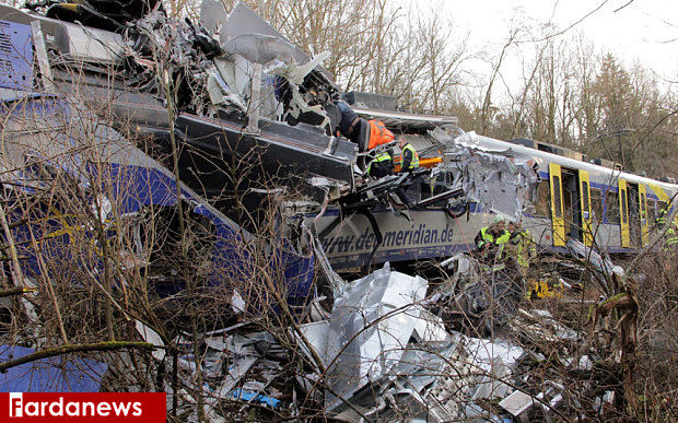 گزارش تصویری: تصادف خونین دو قطار در آلمان