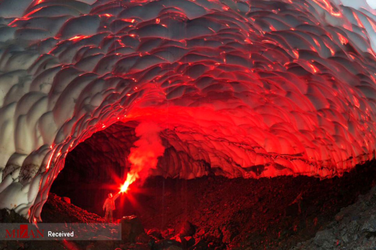 تصاویر: غار یخی در کوه آتشفشان