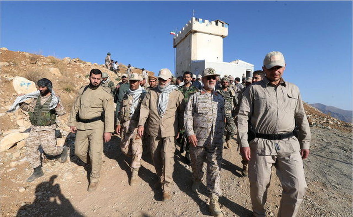 لاریجانی با لباس نظامی به نقطه صفر مرزی رفت +عکس