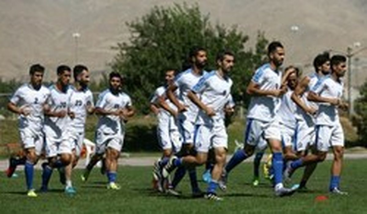 حضور بازیکن سابق پرسپولیس در تمرین استقلال