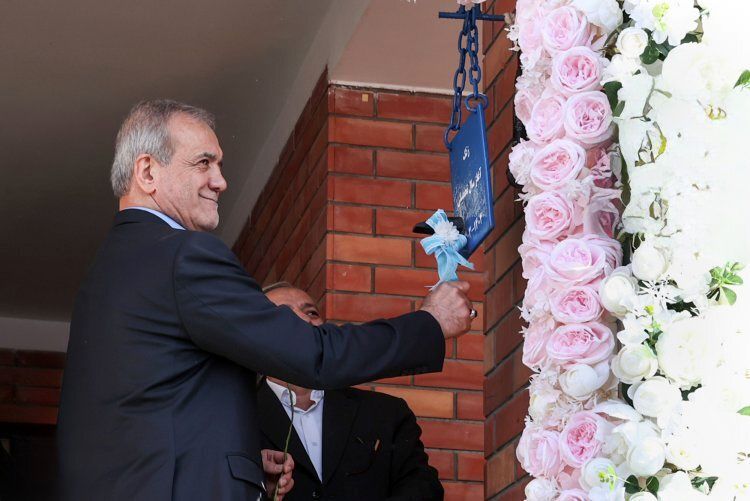 رئیسجمهور زنگ آغاز سال تحصیلی جدید را به صدا درآورد
