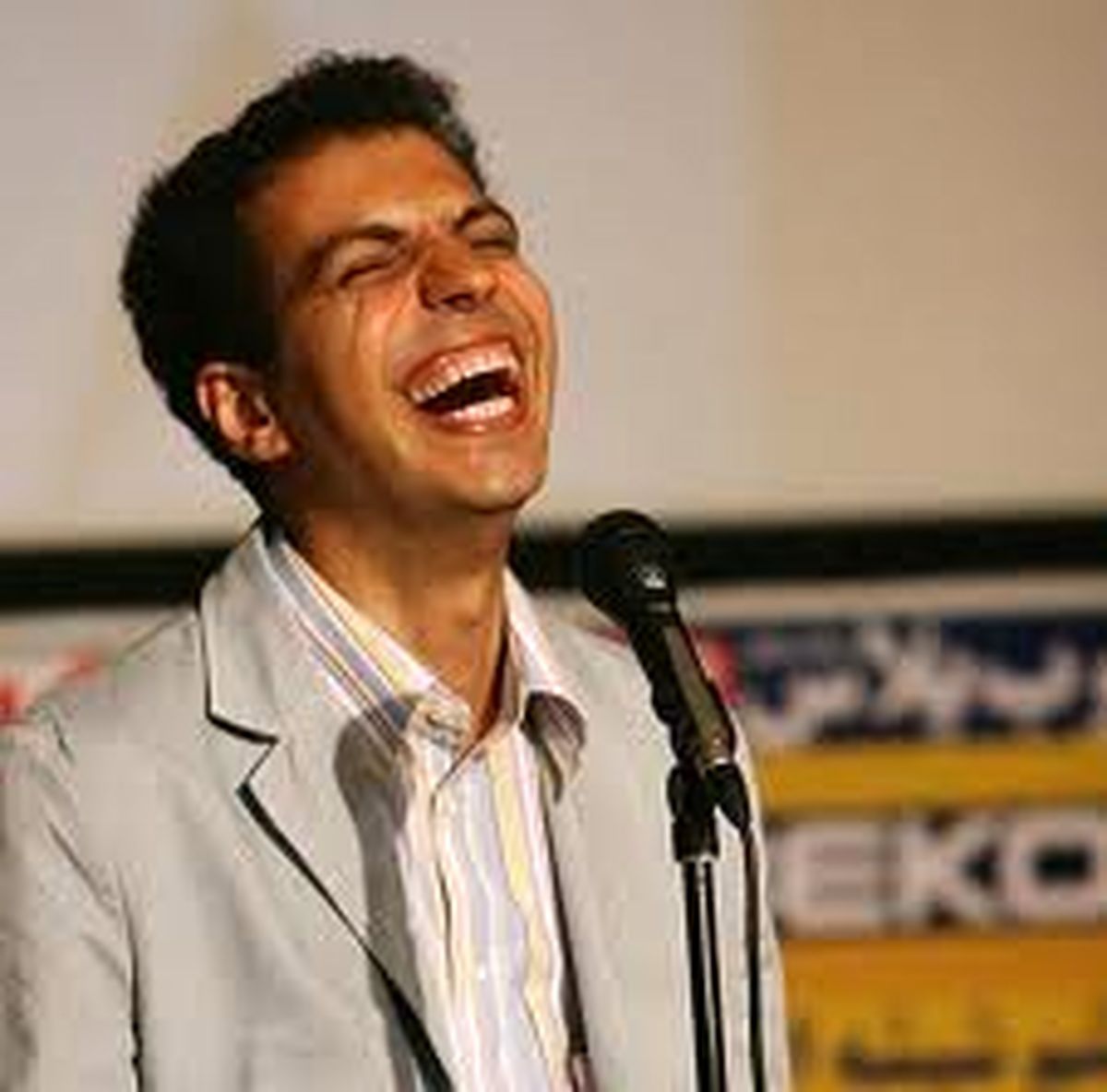 همه دوستان و مخالفان فردوسی پور !