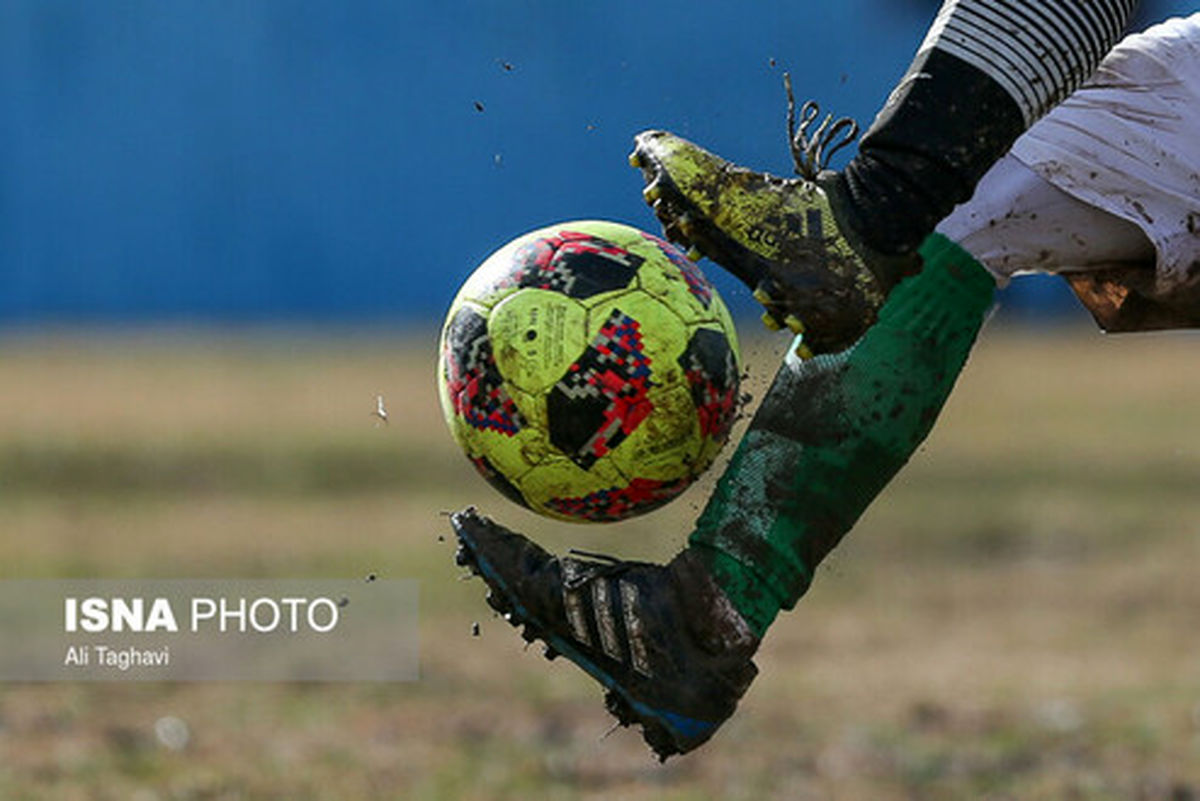 پای مردان هم به کتک کاری در فوتبال بانوان باز شد!