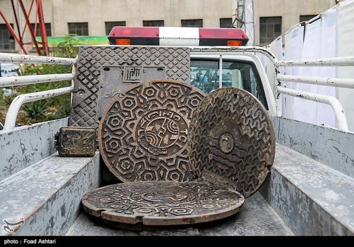 وسایل عجیبی که از ازادل و اوباش گرفته شد/عکس