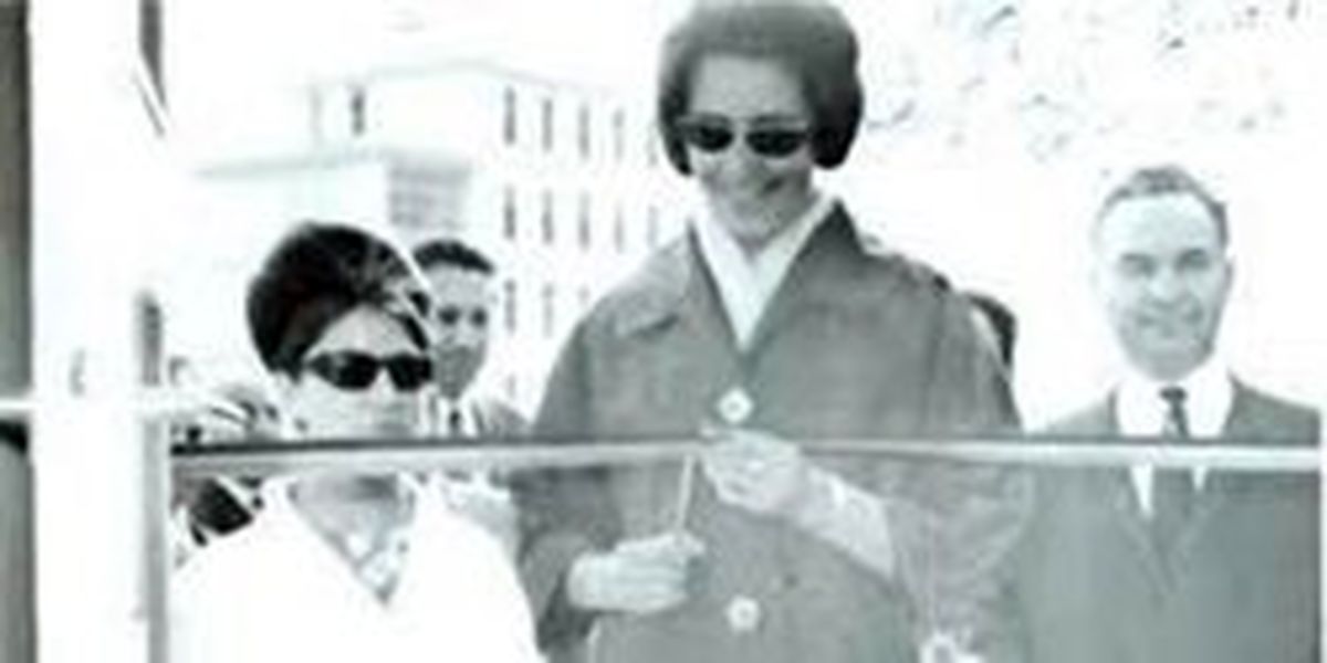 اولین «وزیر زن» در تاریخ افغانستان کیست؟ +عکس