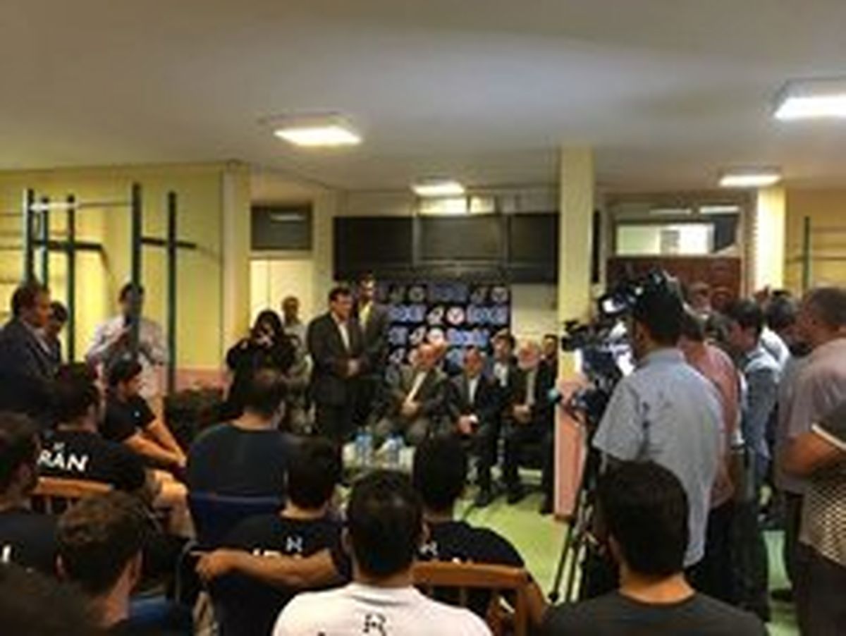 بازدید سلطانی‌فر و صالحی امیری از تمرین وزنه برداران