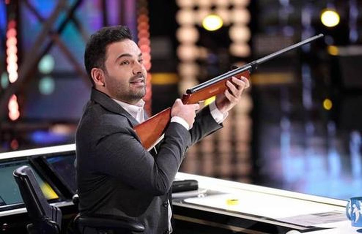 تیراندازی احسان علیخانی در برنامه عصرجدید! +فیلم