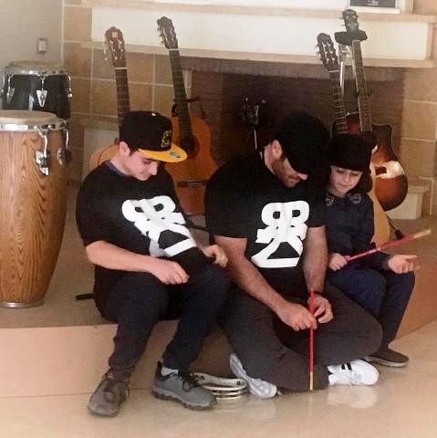 محمدرضا گلزار در کنار خواهرزاده هایش +عکس