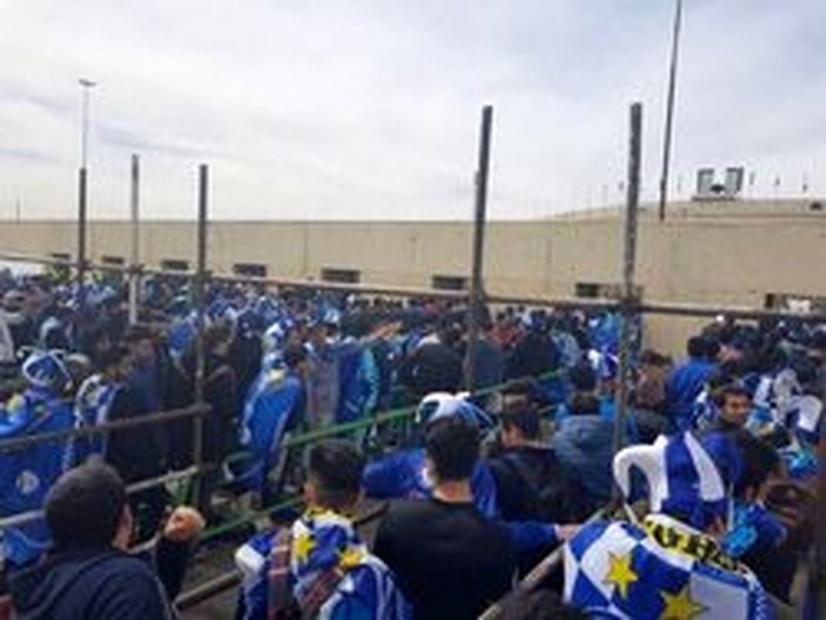 ۱۵ هزار استقلالی در ورزشگاه آزادی