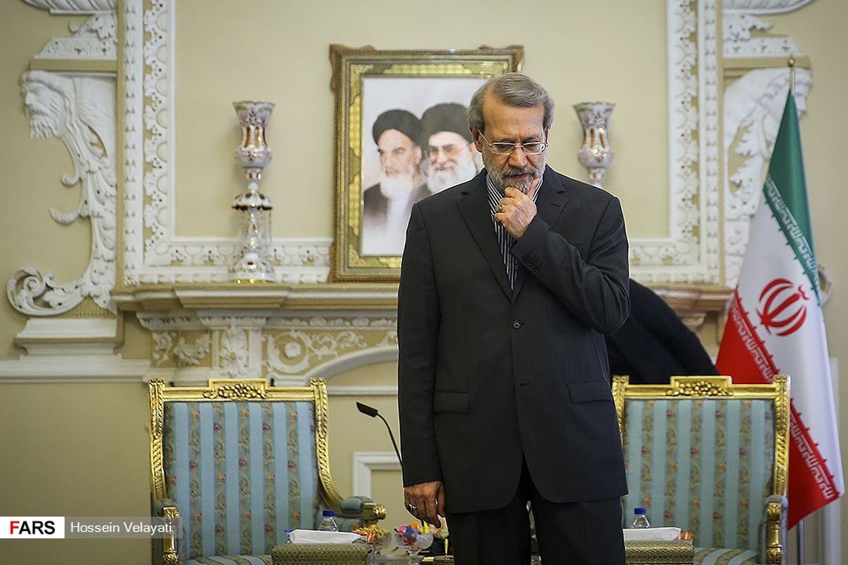 عکس: ژست خاص علی لاریجانی