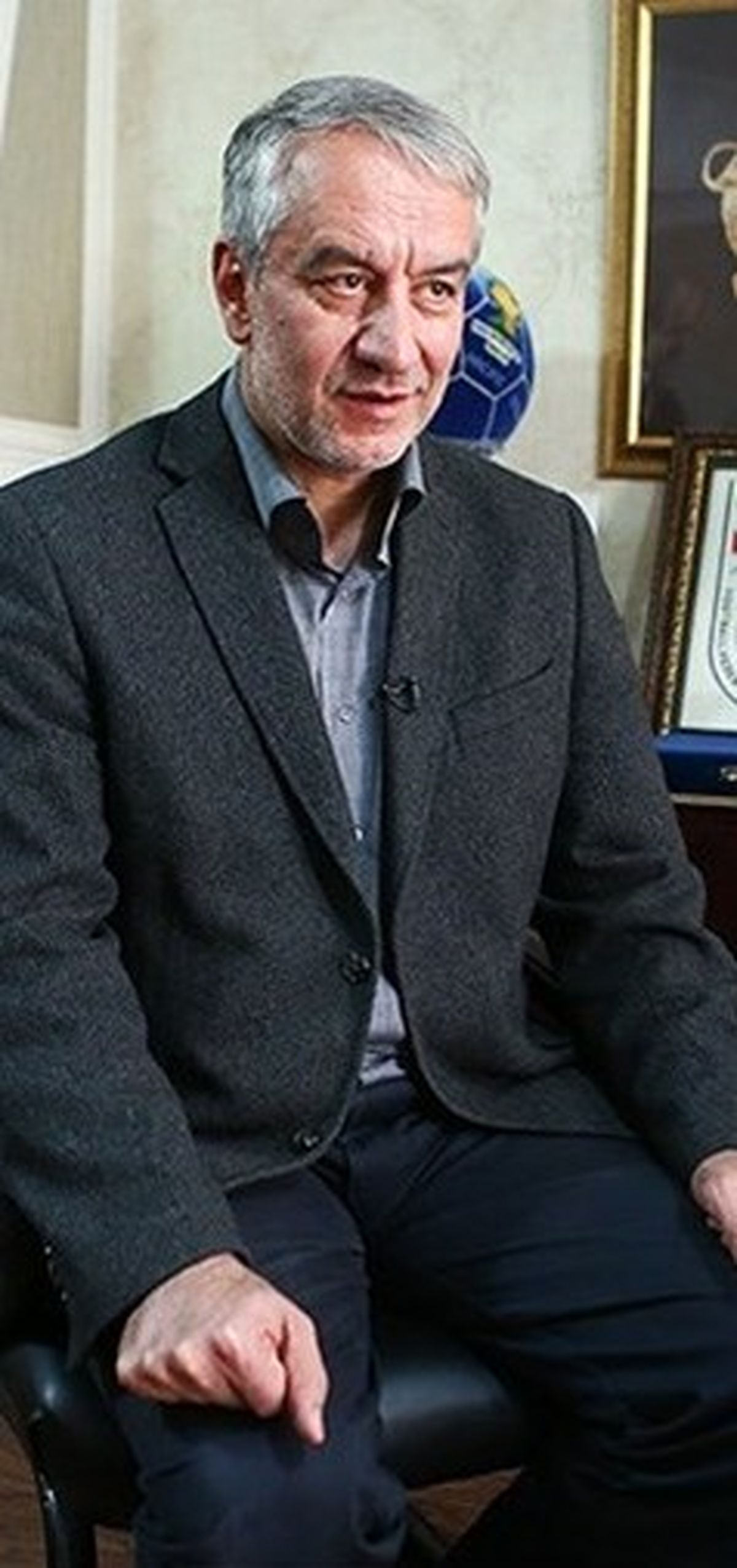 کفاشیان از فدراسیون فوتبال می رود/ وزارت ورزش به آرزوی خود می رسد؟