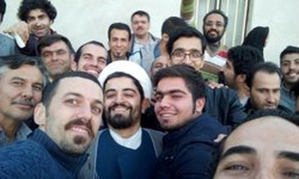 روحانی که به زبان اشاره منبر می‌رود! +تصاویر