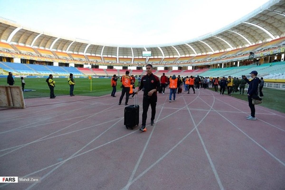 گزارش تصویری از حواشی لغو بازی سپاهان و پرسپولیس