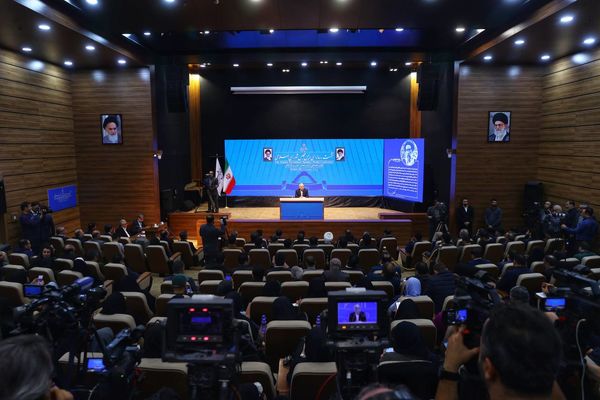 قالیباف: قدرت خرید مردم را با کالابرگ پایدار می‌کنیم / یارانه نقدی را از تورم جدا می‌کنیم