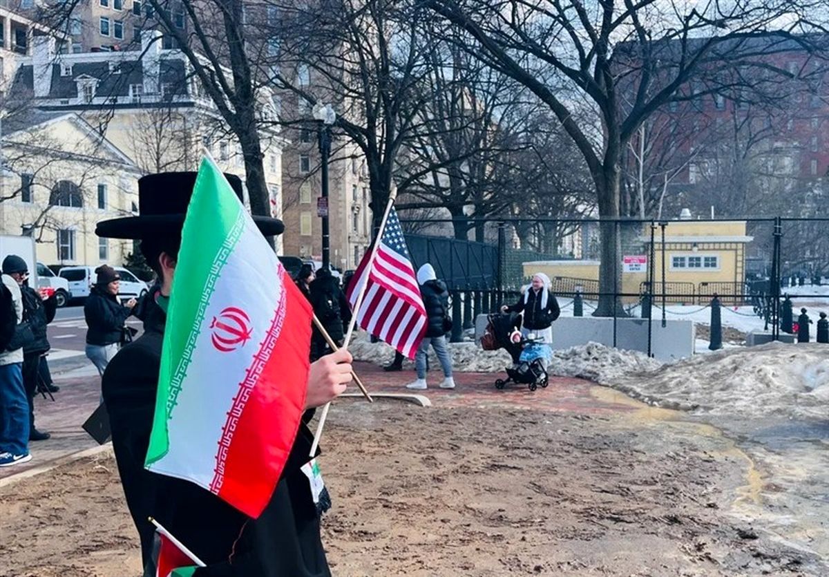 تظاهرات در مقابل کاخ سفید علیه جنگ با ایران