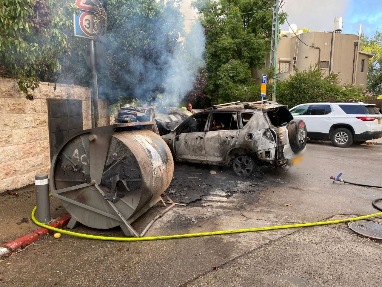 آتش سوزی چند خودرو در نزدیکی اقامتگاه نتانیاهو