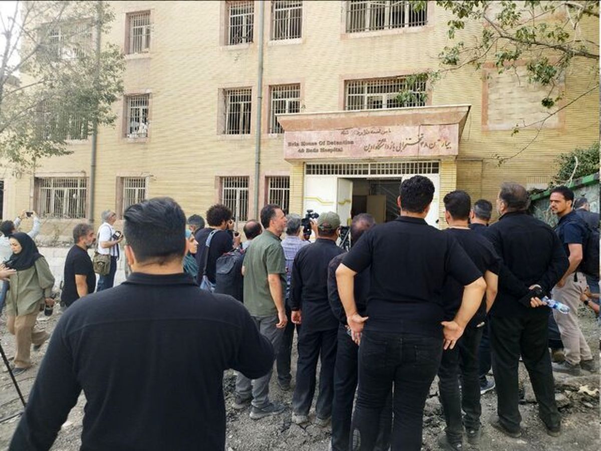 بازدید خبرنگاران رسانههای بینالمللی از زندان اوین