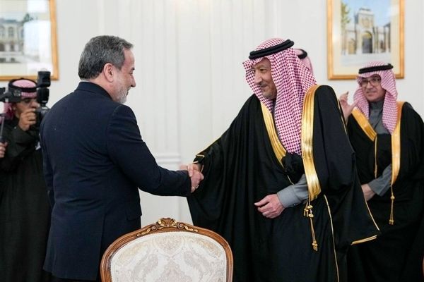 عراقچی: ایران متعهد به تحکیم روابط با عربستان سعودی است