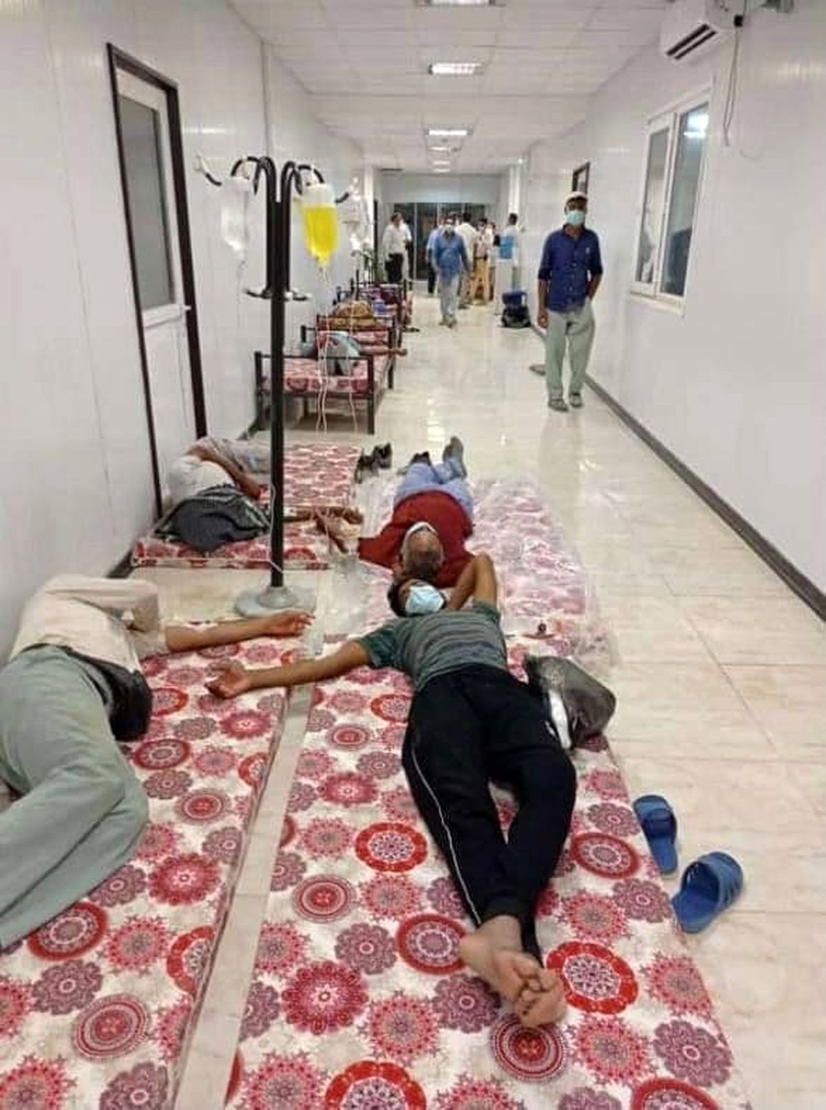 تصویری شوکه کننده از بیمارستانی در ایران با بیماران کرونایی