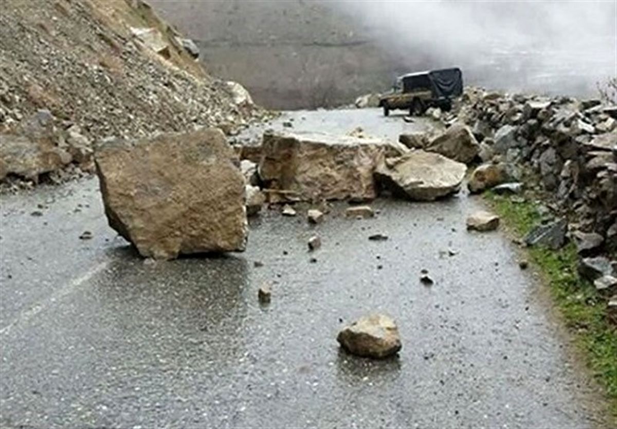 احتمال سقوط بهمن و ریزش سنگ در جاده‌های شمال