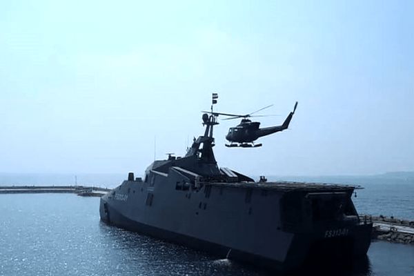 سپاه: بر آسمان، سطح و زیر آب‌های تنگه هرمز احاطه داریم/جمهوری اسلامی به دنبال جنگ نیست