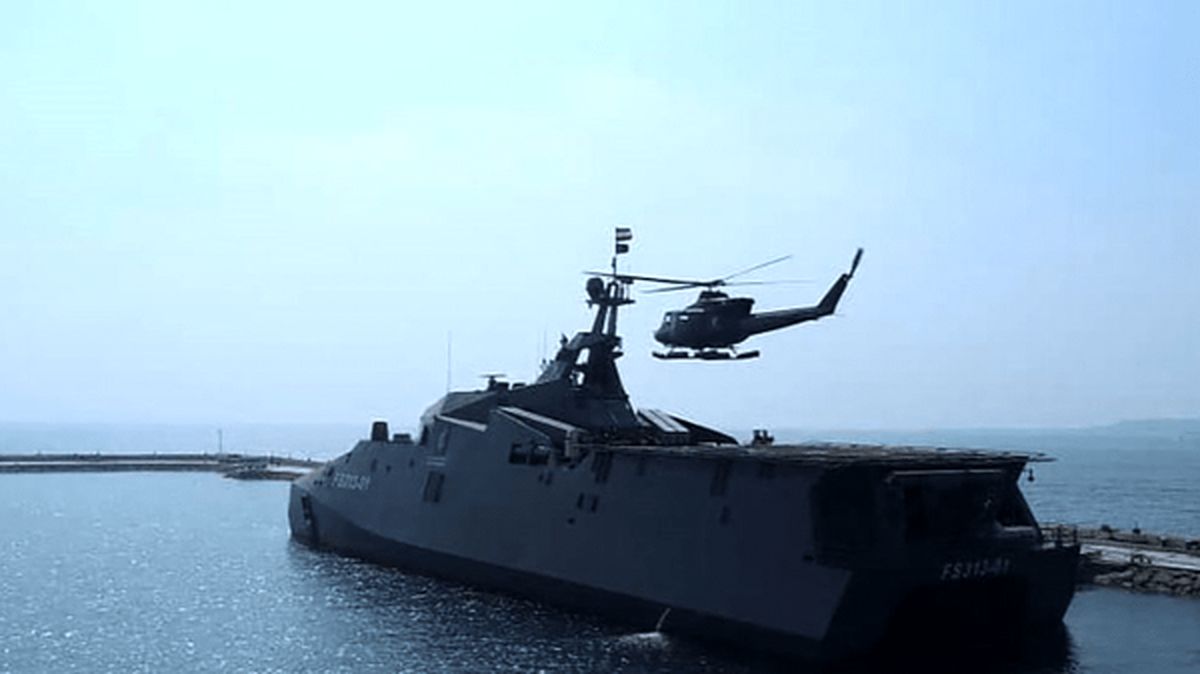 سپاه: بر آسمان، سطح و زیر آب‌های تنگه هرمز احاطه داریم/جمهوری اسلامی به دنبال جنگ نیست