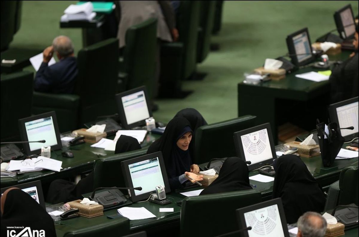 تاملی کوتاه در احوالات زنان بهارستاننشین