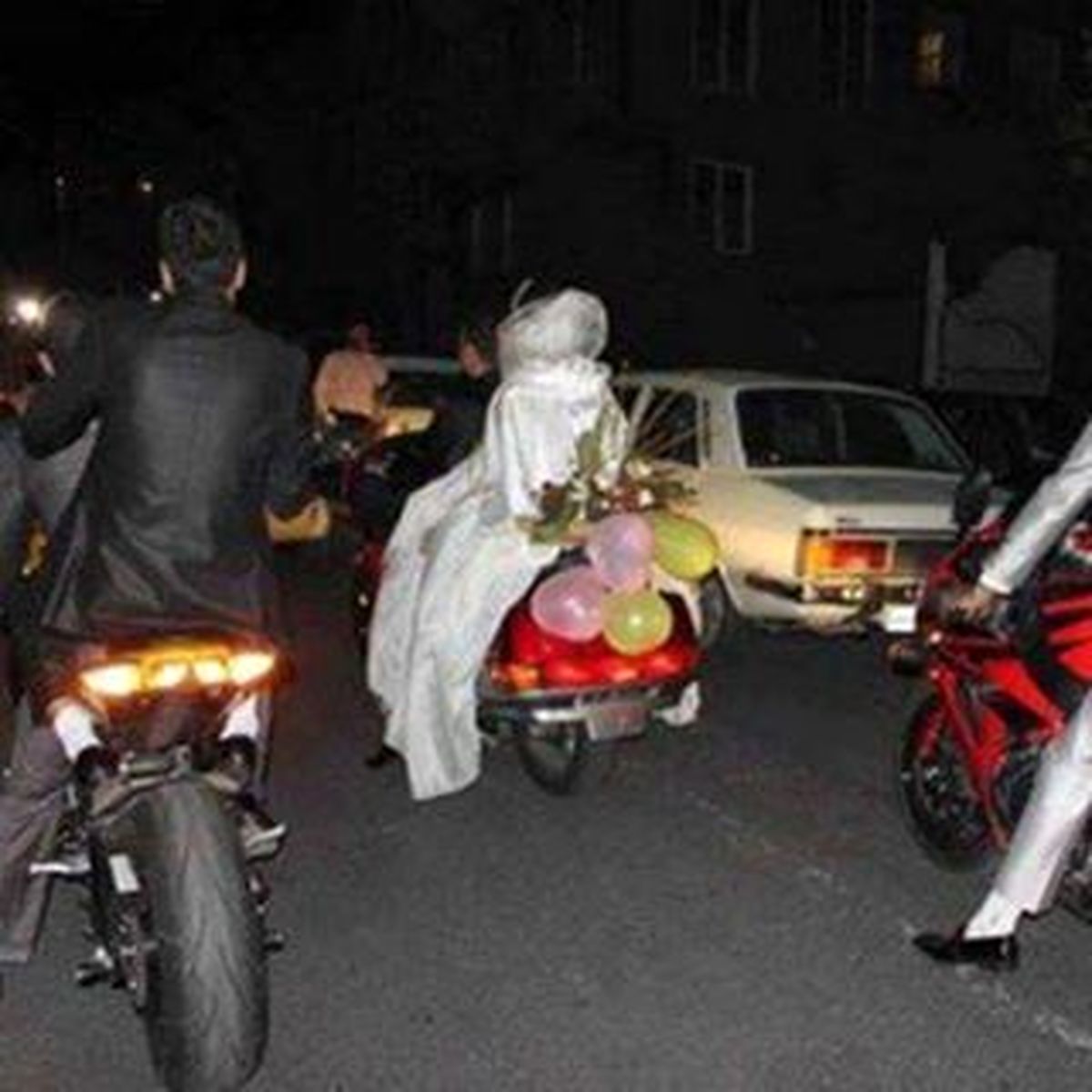 یک عروسی ساده‎! /عکس