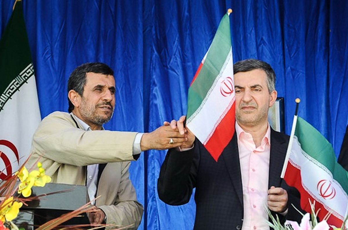 جلسات مخفی "هما" در سراسر کشور/ آیا مشایی از احمدی نژاد جدا شده است؟