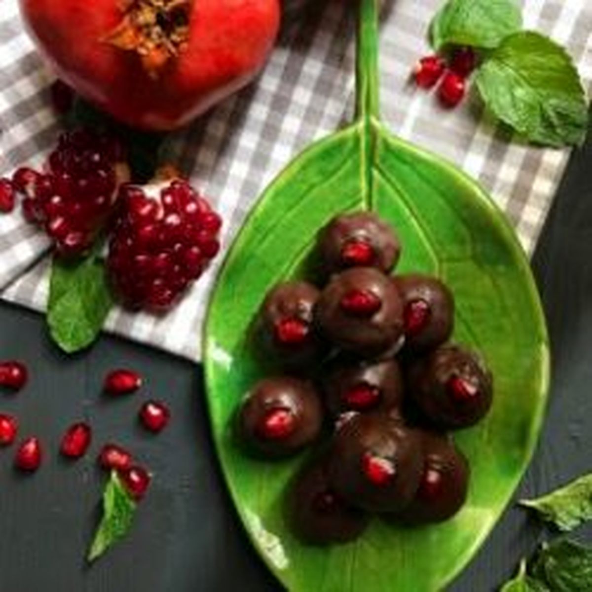 دستور تهیه ترافل انار مخصوص