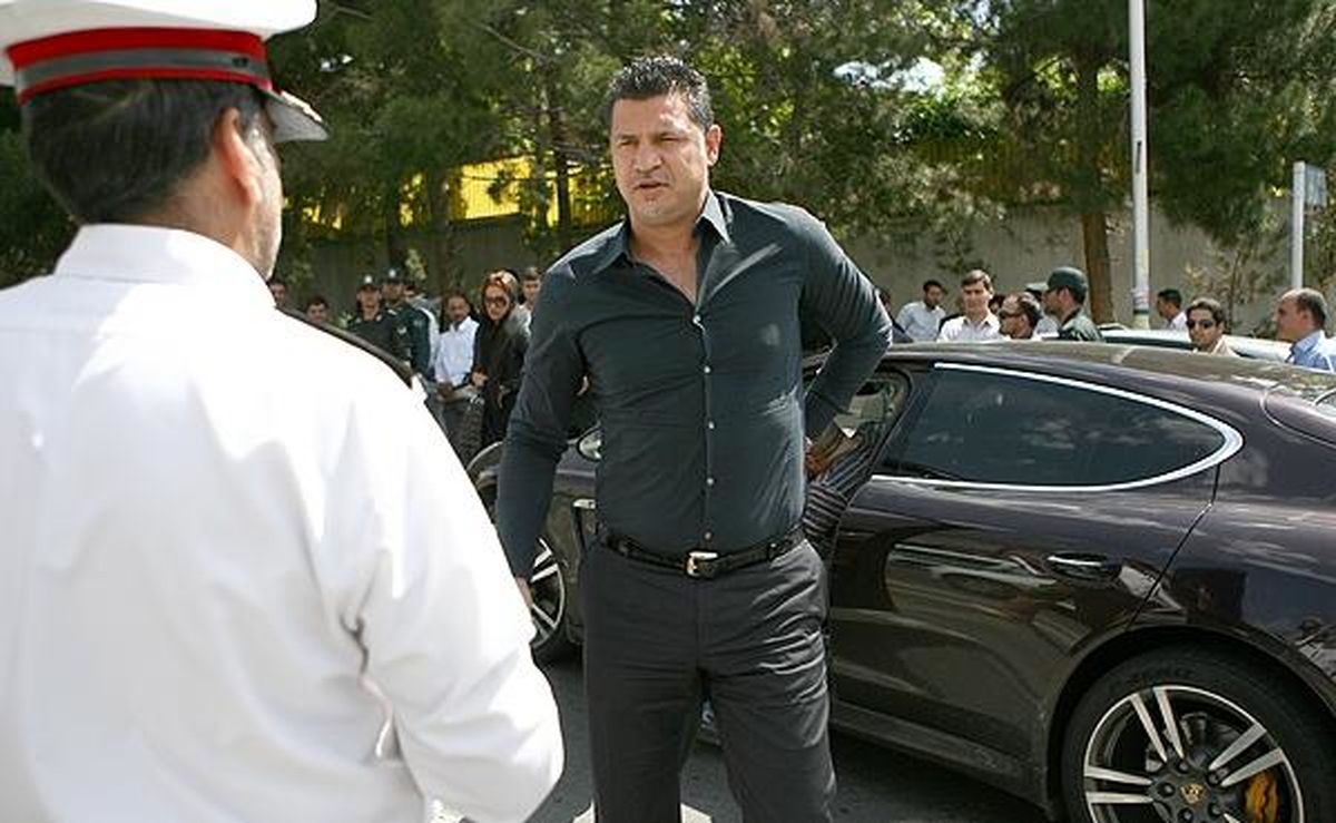 عكس/وقتی علی دایی اعمال قانون شد