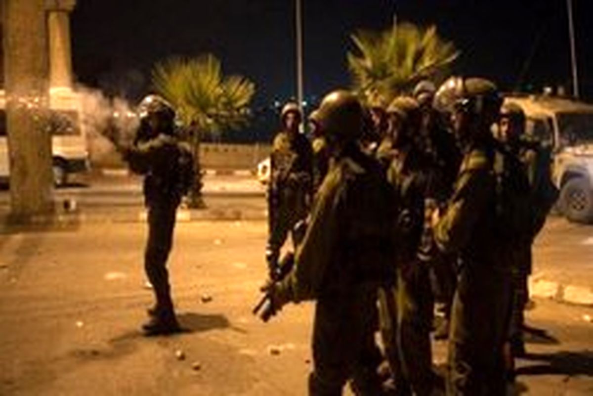 سرکوب تظاهرات فلسطینیان توسط نظامیان صهیونیست