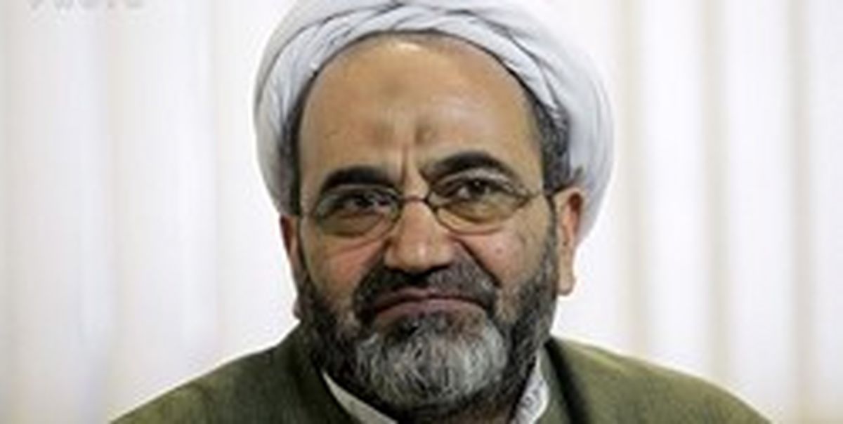 اهداف دورههای تحصیلی در اتاق دربسته نوشته شده است