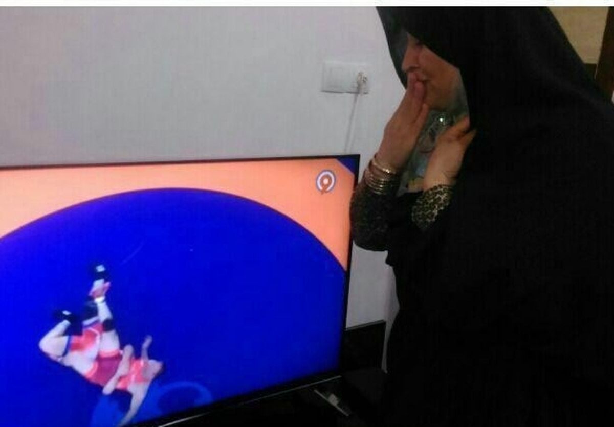 دعای مادر؛ بدرقه کمیل برای فینال المپیک +عکس
