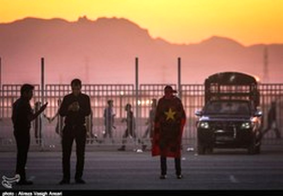 هواداران پرسپولیس و تراکتور از خجالت هم درآمدند