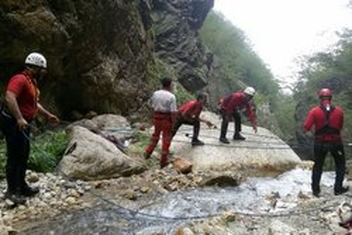 نجات ۶ گردشگر توسط نجاتگران هلال احمر دزفول