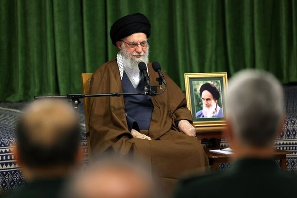 رهبر انقلاب: شهدا در مقابل دشمنان داشته‌های فرهنگی و مدنی و میراثهای ماندگار کشور ایستادند