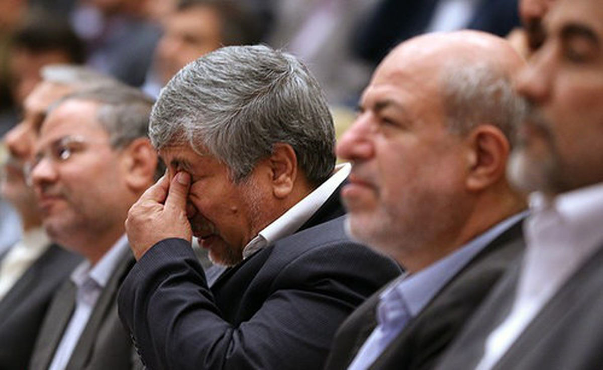 عکس/ اشک‌های وزیر در مراسم تودیع