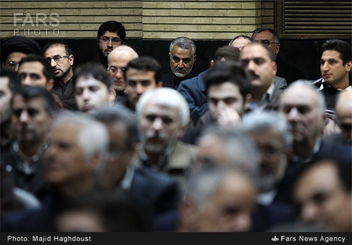 حاج قاسم در مراسم ختم مادر ظریف/عکس