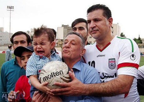 عکسی جالب از حضور دایی در مشهد