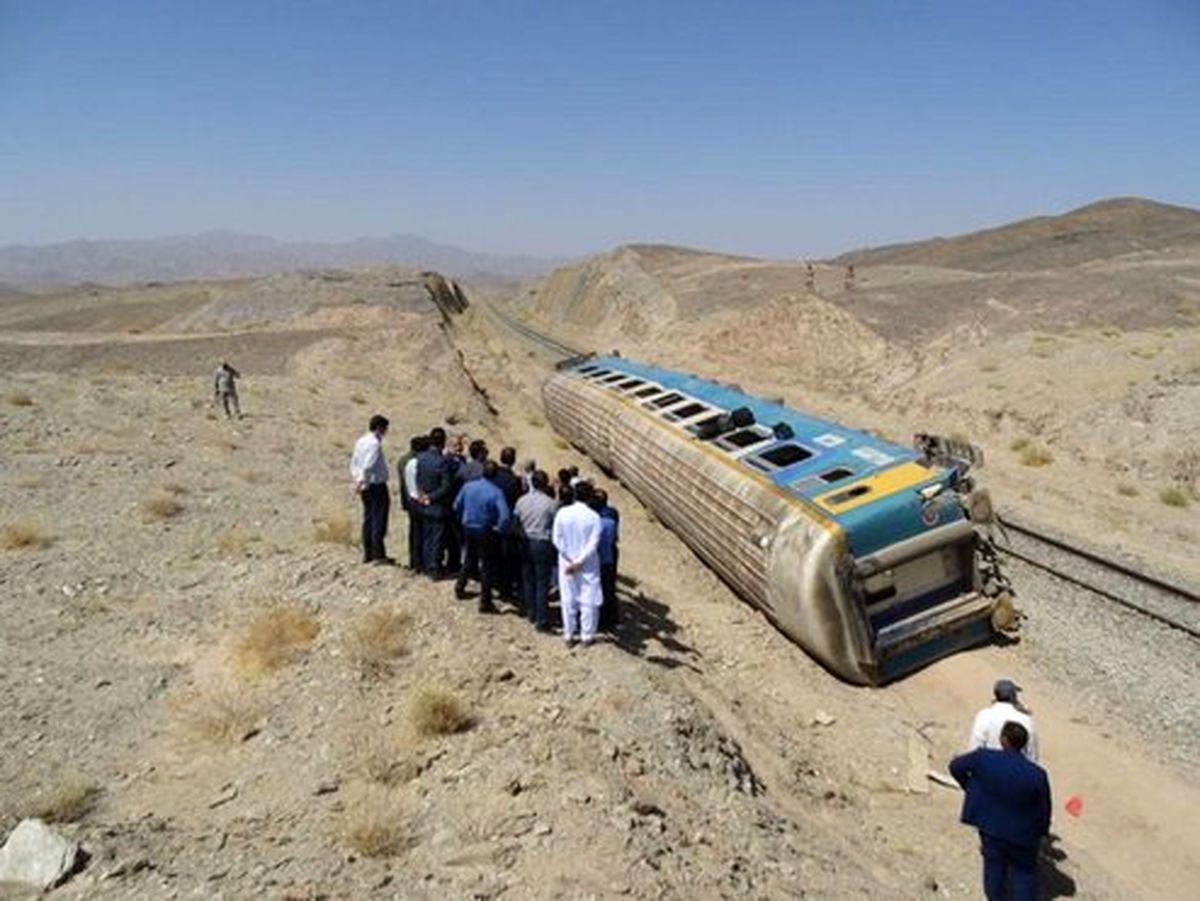 جزئیات حادثه قطار زاهدان؛ باز شدن حدود ۱۷۰ پیچ از ریل!