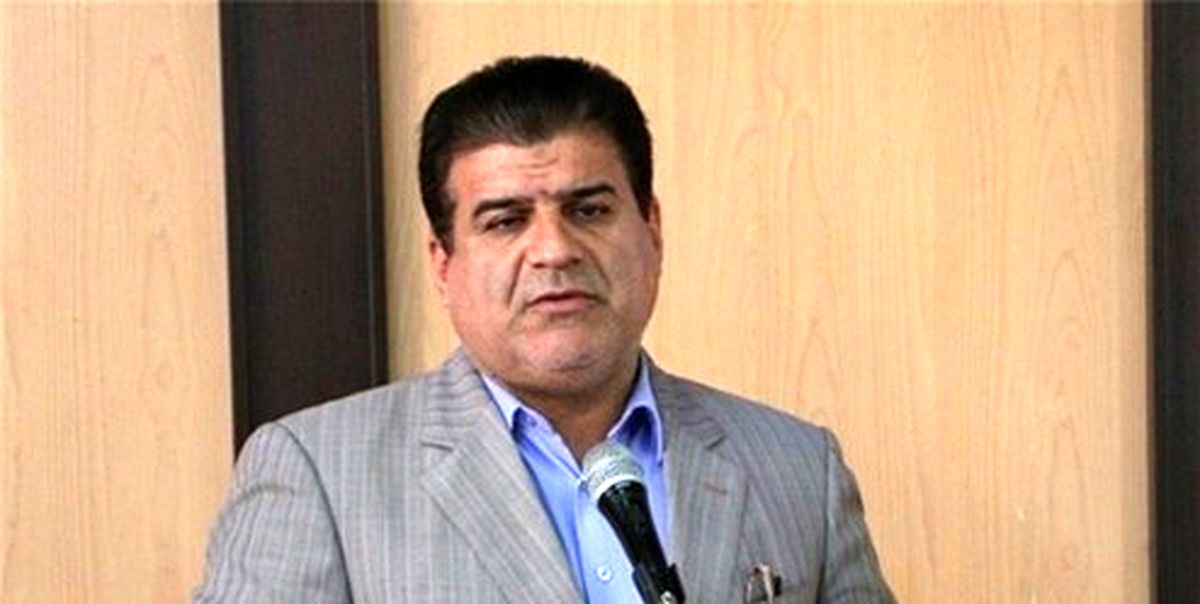 دانش‌آموزان با ماسک و دستکش به مدرسه بروند