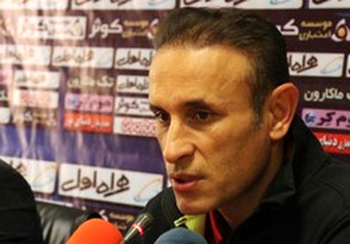 گل‌محمدی: سختی‌ می‌کشیم تا تیم ملی نتیجه بگیرد