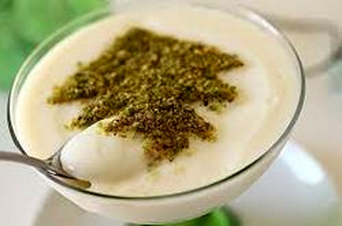 دستور پخت فرنی قالبی با نشاسته برای ماه رمضان