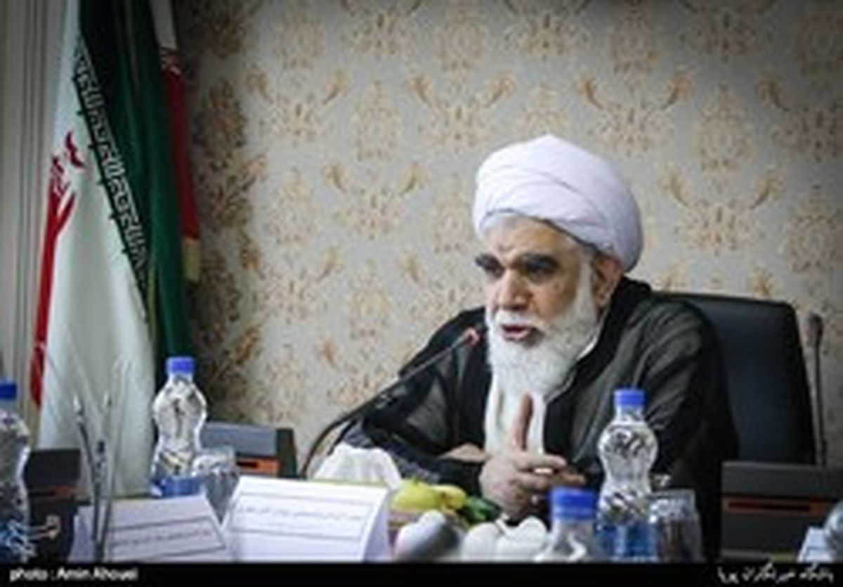 نامه رهبری به جوانان غربی عامل شکست اسلام‌هراسی است