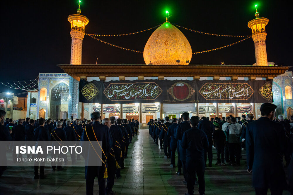 تصاویر: لاله گردانی در سوگ امام رضا(ع) - شاهچراغ