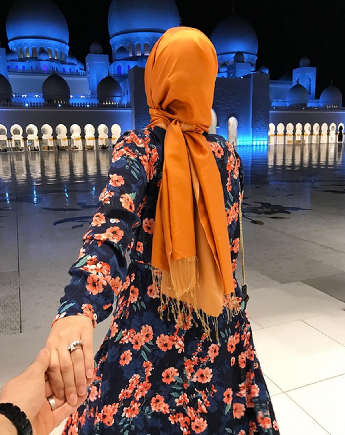 چه کار کنیم تا همسرمان چشم بسته به ما اعتماد کند؟