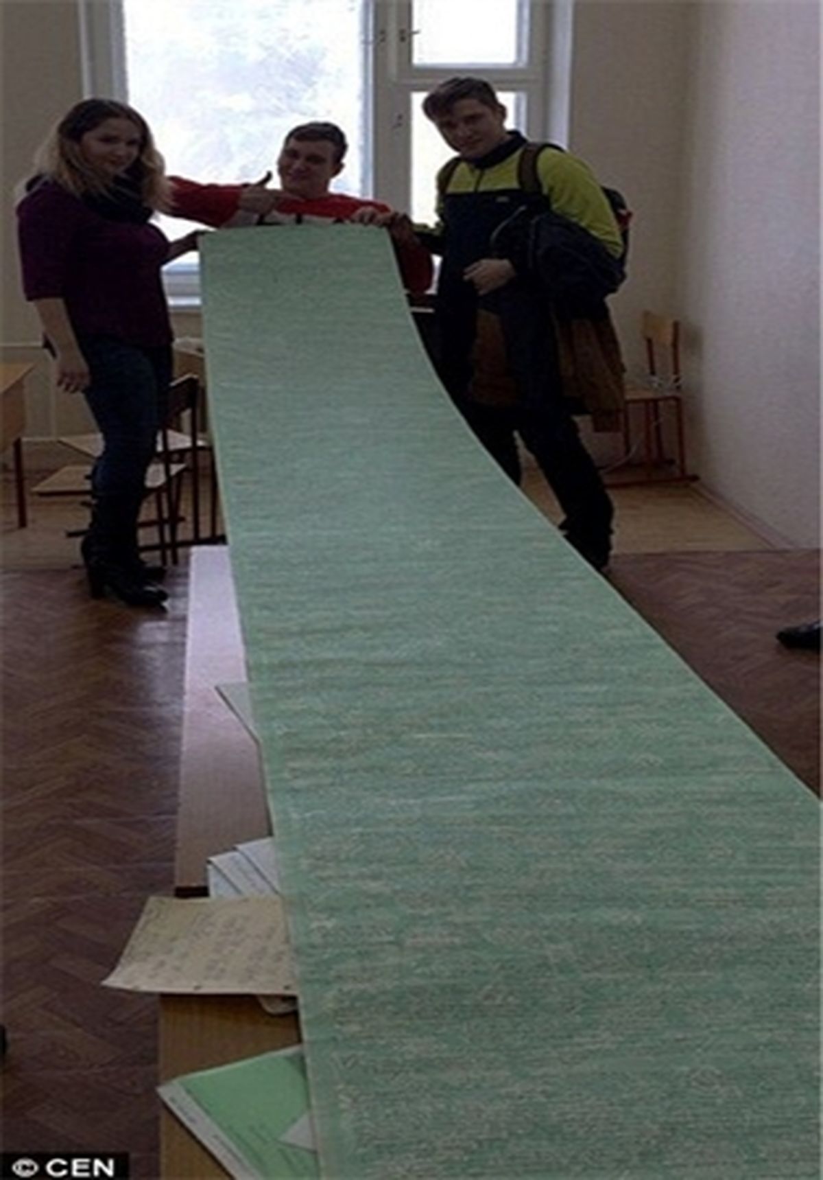 تقلب عجیب دانشجوی روسی در امتحان فیزیک +تصاویر