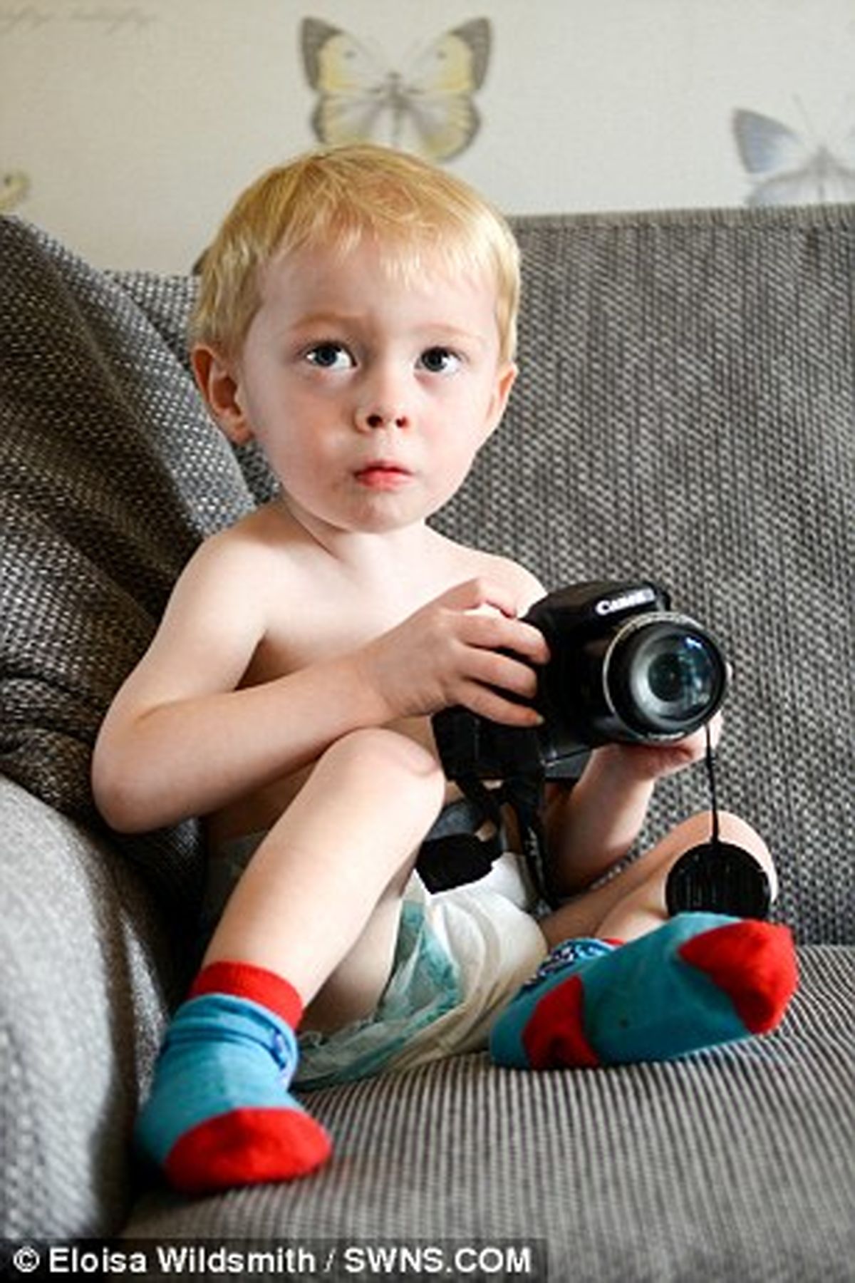 کودکی که فقط بیسکویت می‏‎خورد/تصاویر